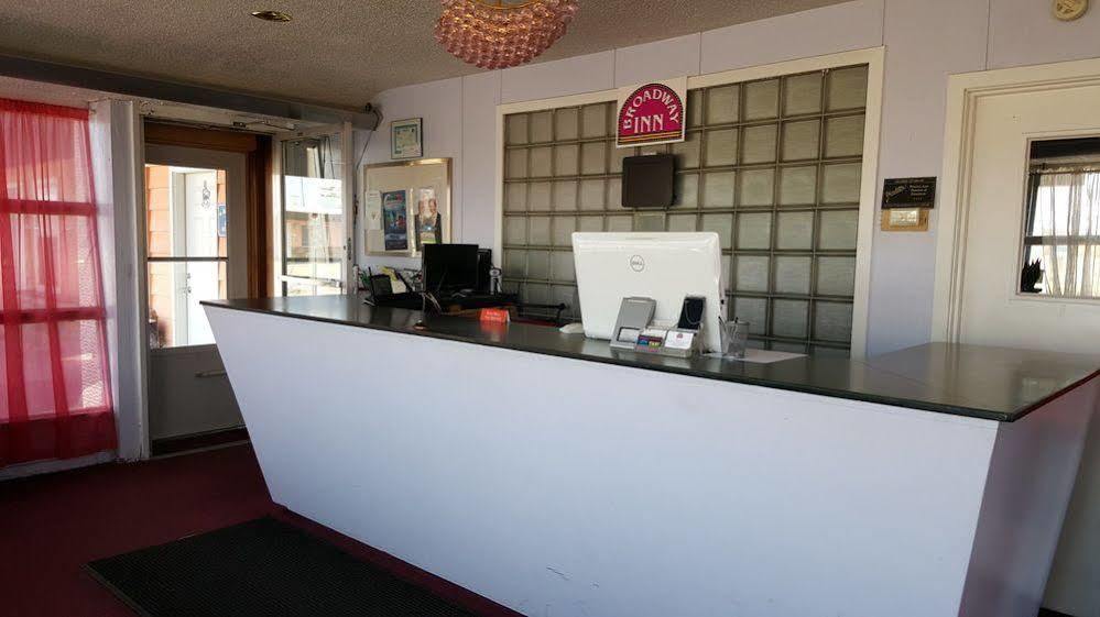 Yankton Broadway Inn מראה חיצוני תמונה