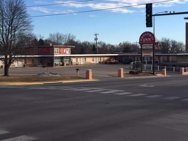 Yankton Broadway Inn מראה חיצוני תמונה